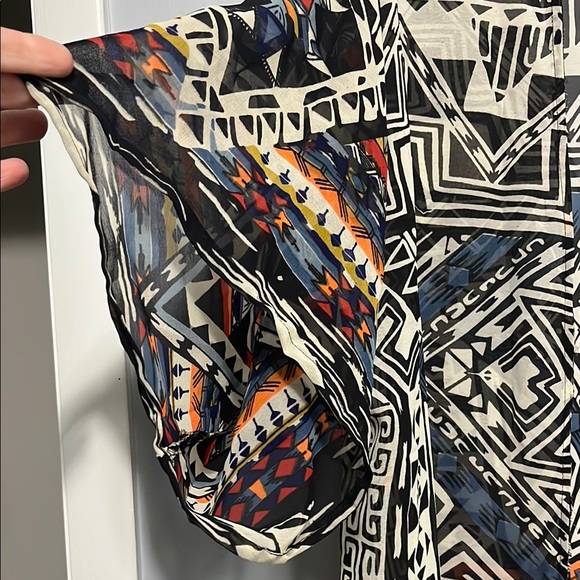 Angie Geometric Patterned Kimono with Fringe - Picture 2 of 6